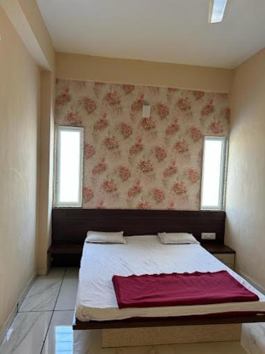Swapnapurti Lodge, Akkalkot Akalkot Eksteriør billede
