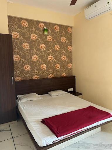 Swapnapurti Lodge, Akkalkot Akalkot Eksteriør billede